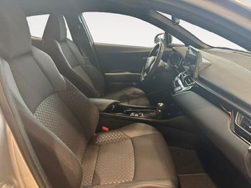 Car image 16