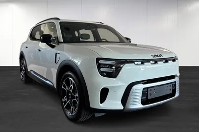 Car image 2