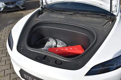 Car image 43