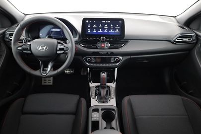 Car image 30