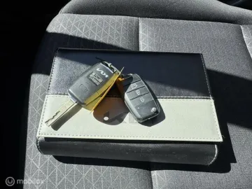 Car image 36