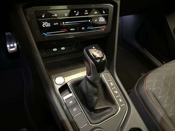 Car image 38