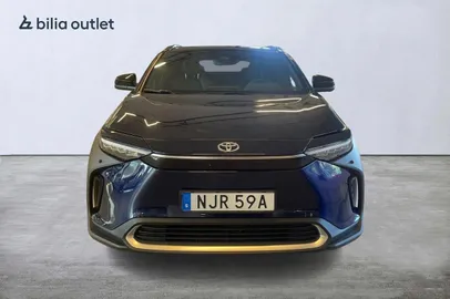 Car image 3