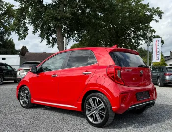 Car image 4