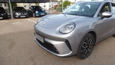 Car image 16