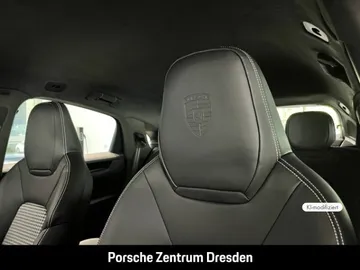Car image 33