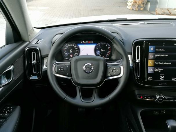 Volvo XC40 T2 Momentum 95 kW image number 3