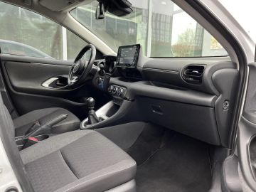 Car image 15