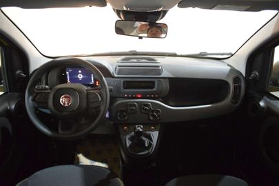 Car image 12