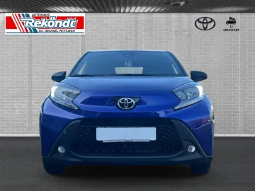 Car image 3