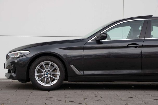 BMW 520i 135 kW image number 28