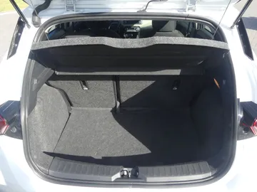 Car image 27