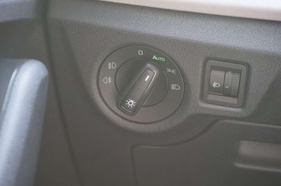 Car image 37