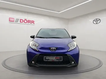 Car image 4