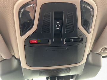 Car image 37