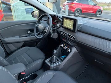 Car image 12