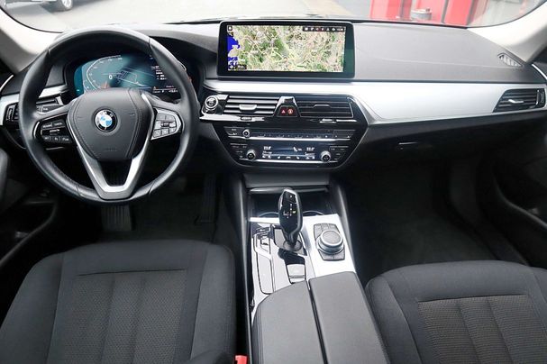 BMW 520d Touring xDrive 140 kW image number 5