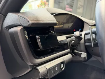 Car image 37