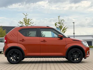 Car image 4