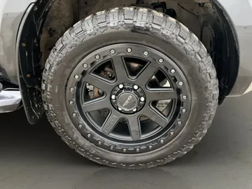 Car image 35