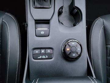 Car image 25
