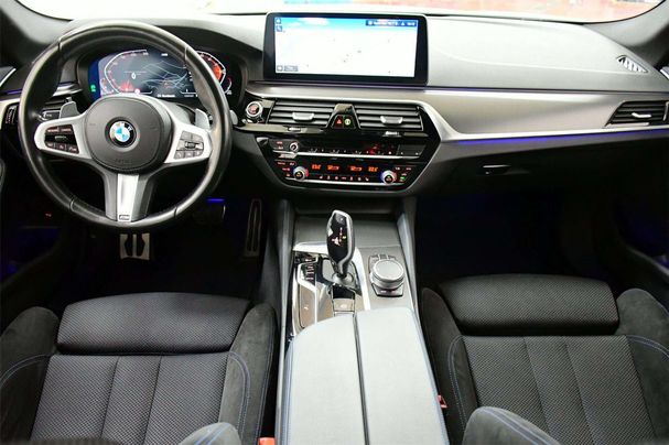 BMW 520d xDrive 140 kW image number 13