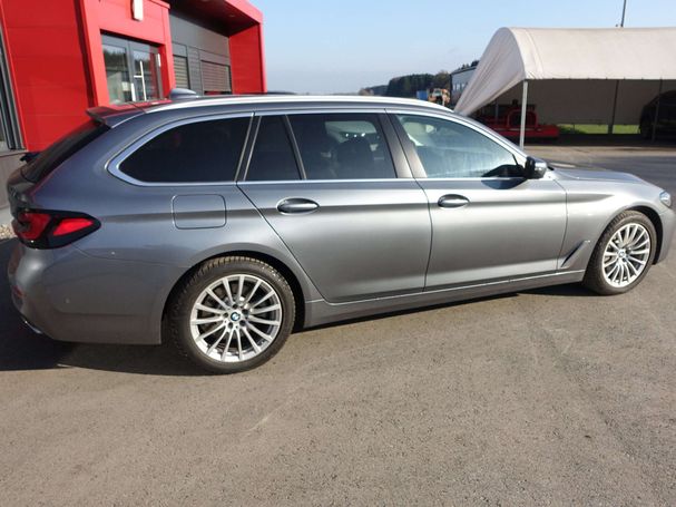 BMW 530i Touring xDrive 185 kW image number 3