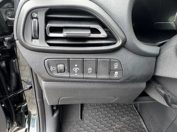 Car image 34