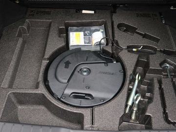 Car image 37