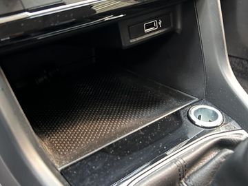 Car image 47