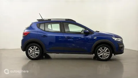 Car image 4