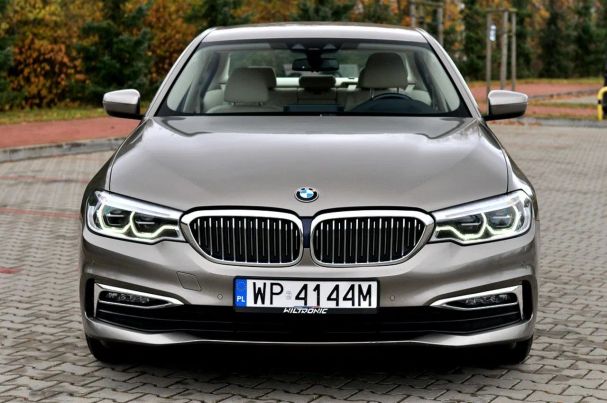 BMW 520d Luxury Line xDrive 140 kW image number 35