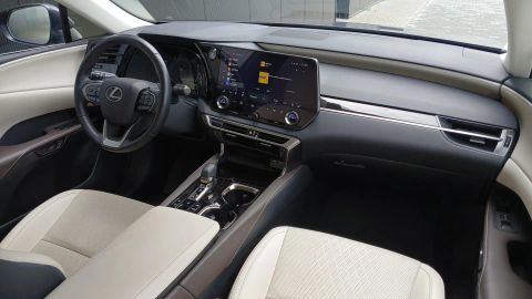 Car image 25