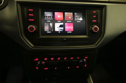 Car image 19