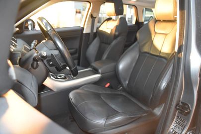 Car image 11