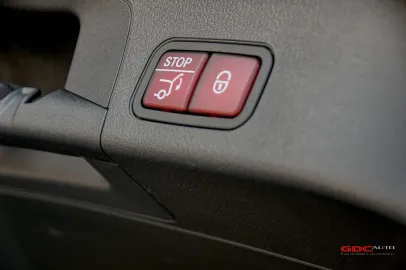 Car image 43