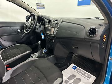 Car image 12