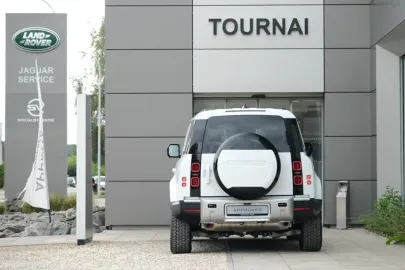 Car image 30