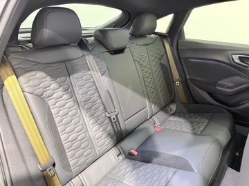 Car image 37