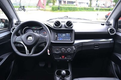 Car image 11