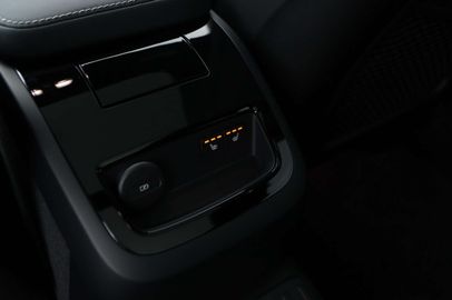 Car image 47