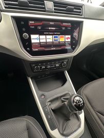 Car image 29