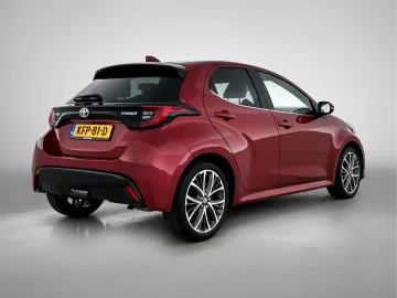 Car image 2