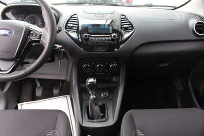 Car image 8