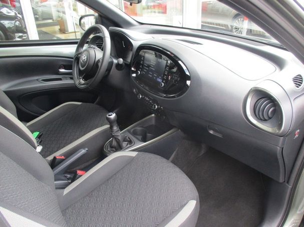 Toyota Aygo X 53 kW image number 8