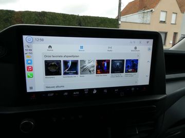 Car image 24