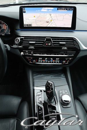 BMW 530d Touring M xDrive 210 kW image number 15