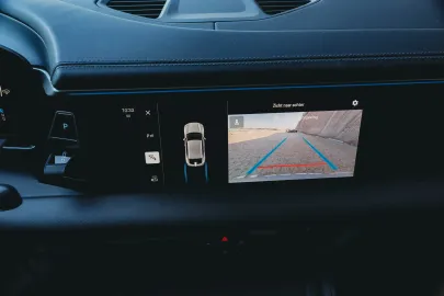 Car image 38