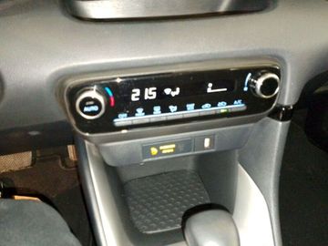 Car image 24