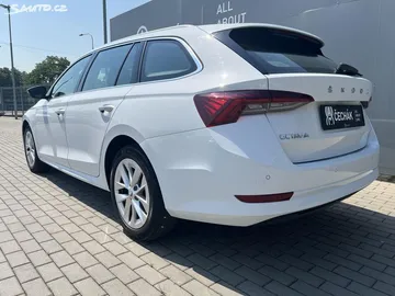 Car image 40